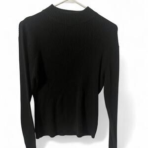 Black long sleeve ribbed top